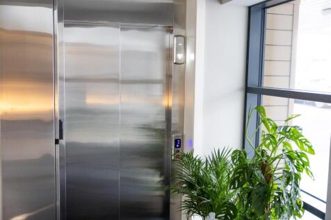 INTERIOR COMMUNAL AREAS