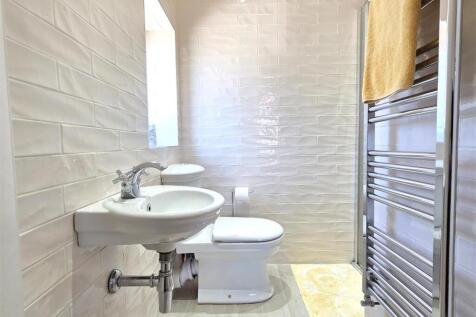 EN SUITE SHOWER/WC