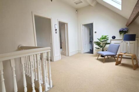 SECOND FLOOR LANDING