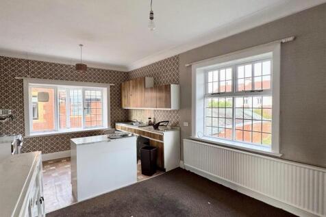 BEDROOM THREE (CURRENT KITCHEN)