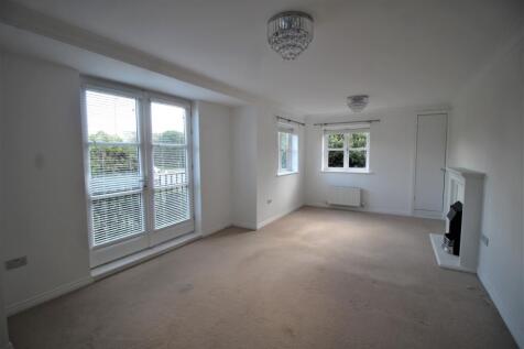 Lounge / Dining Area