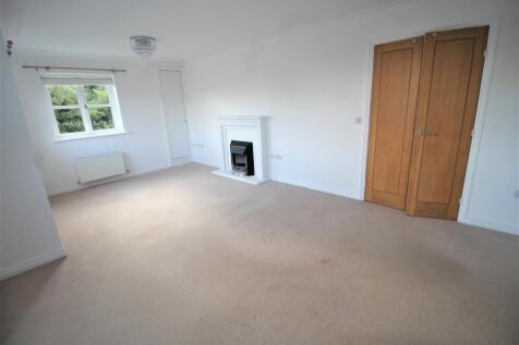 Lounge / Dining Area