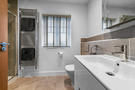 Tye Green bathroo...