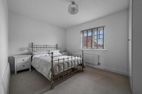 Tye Green bedroom...