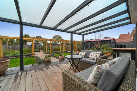 Tye Green garden ...