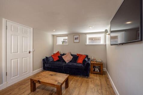 Bedroom 4/Family Room