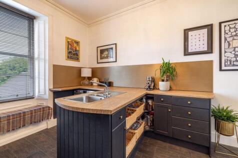 Breakfasting Kitchen