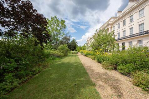 Flat 5, 2 Gloucester Gate Lo-15.jpg