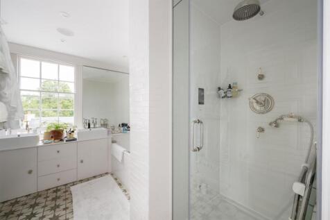 Flat 5, 2 Gloucester Gate Lo-10.jpg