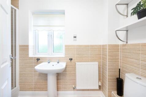 8 Middlewood Close-16.jpg