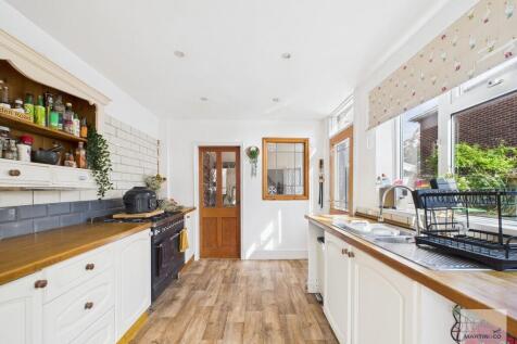 CAM03394G0-PR0373...