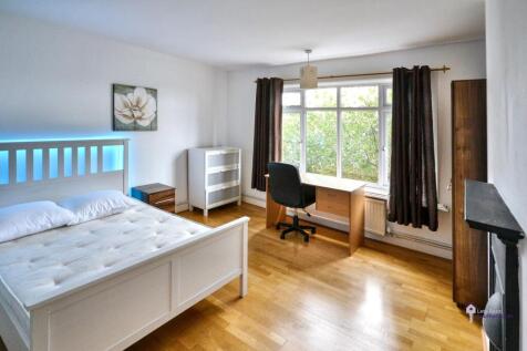 4-Bedroom Fully Furnished HMO Apartment ¿ Devon