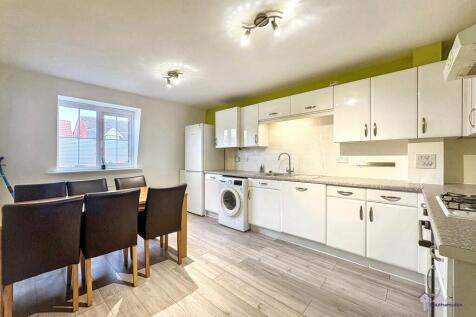 2 bed maisonette to rent Avro Court, Hamble