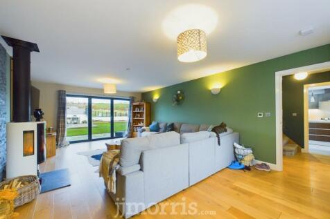 CAM03686G0-PR0210-STILL025.jpg