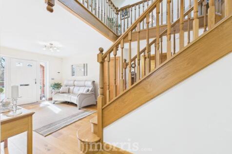 CAM03686G0-PR0262-STILL009.jpg