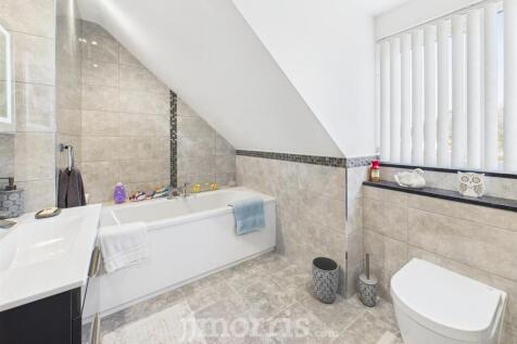 Bedroom Three En-Suite