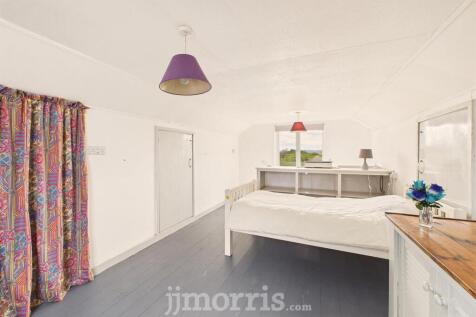 Loft Room/Bedroom Five