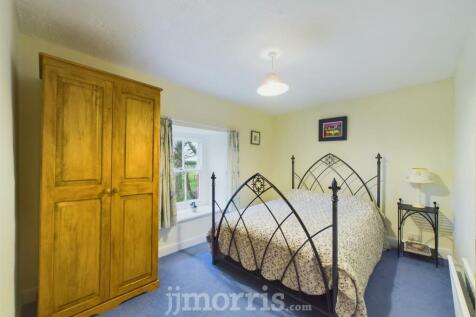 Bedroom 3 (rear)