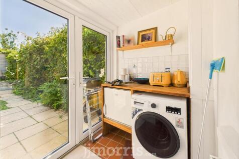 Utility Room/Rear Hall