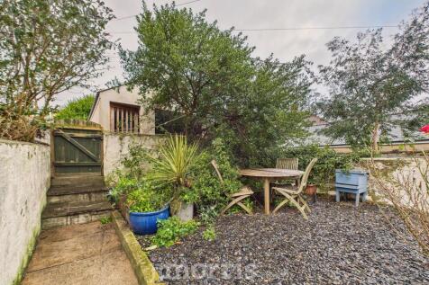 Garage/Studio/Workshop