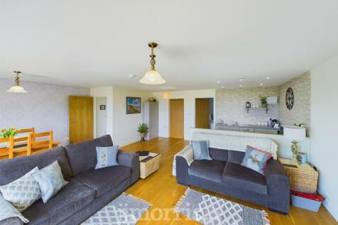Open plan kitchen/ living room/ dining room
