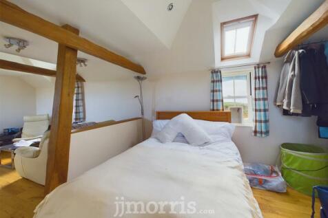 Open Plan Sitting/Dining Room/Bedroom
