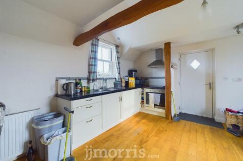 Open Plan Sitting/Dining Room/Bedroom