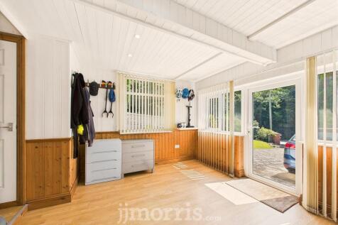 External Adjoining Studio/Hobby Room