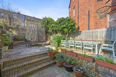 Bolingbroke Road - Garden