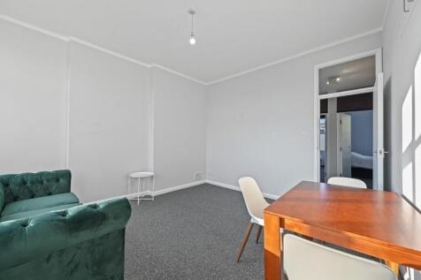 FBL - Elsham Road - ReceptionB3 (1).jpg