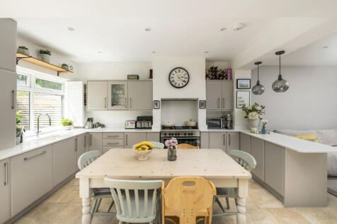 11_Oakhill_Road_i...