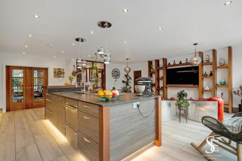 Kitchen to Family Room