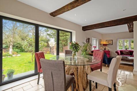 Kitchen / Breakfast Room