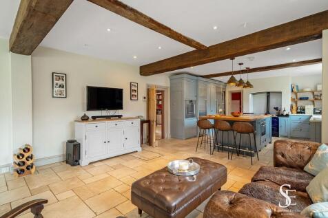 Kitchen / Breakfast Room