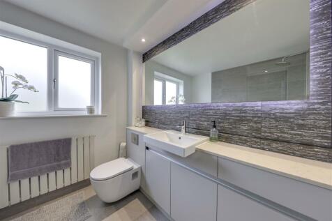 Family Bathroom Alt