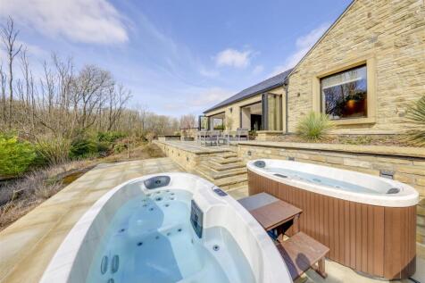 The Farmhouse - Hot Tub&#39;s