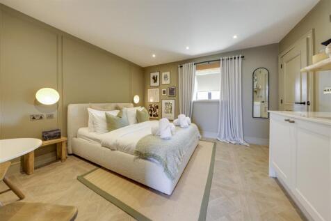 Glimpse Bedroom
