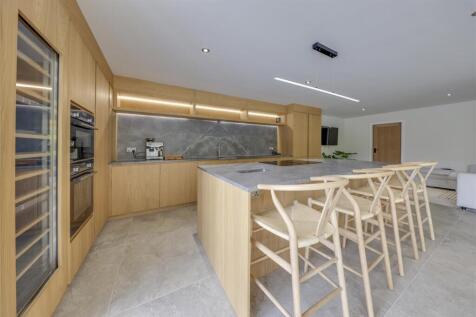 Kitchen Alt