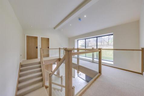 Galleried Split Landing Alt