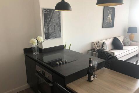 100888355_3022432241