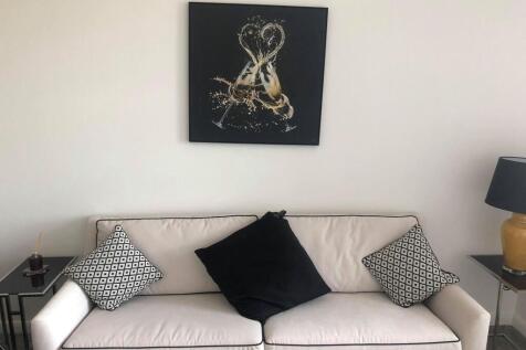 101281817_2752717205