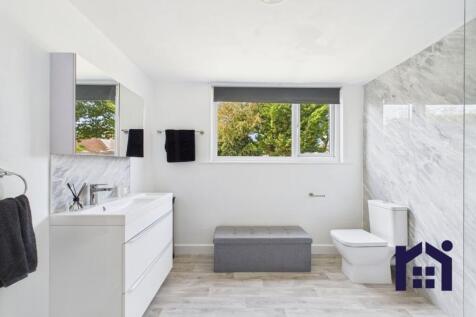 First Floor Family Bathroom