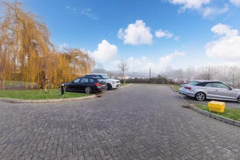 6 Wallingford Way...