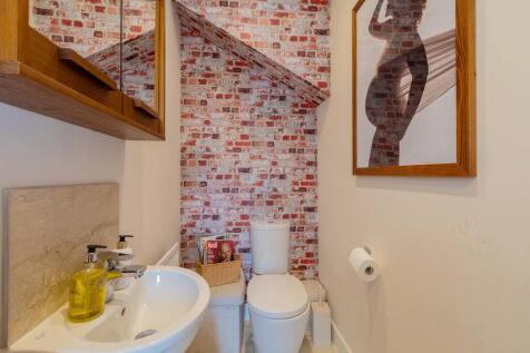 6 Wallingford Way...