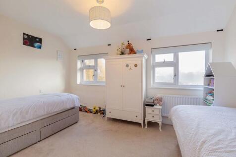 6 Wallingford Way...