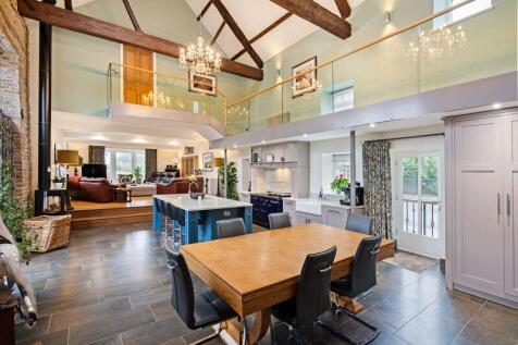 Main Kitchen/Family Room