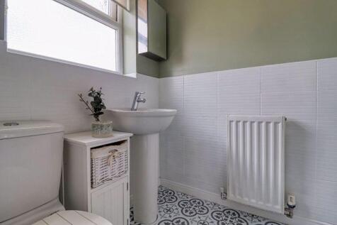 Master Bedroom En-Suite