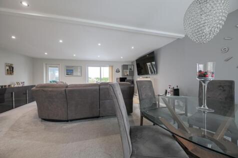 Lounge dining room-2.jpg