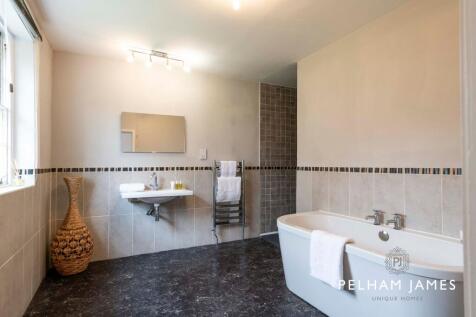 Principal En Suite, Alwalton Hall