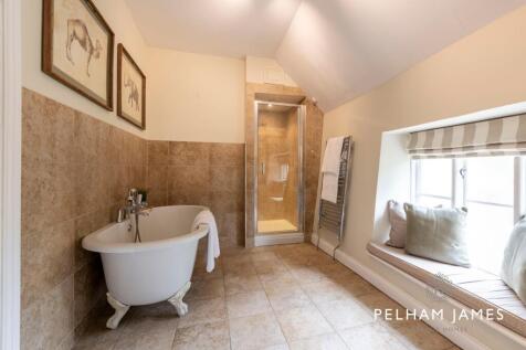 Family Bathroom, The Friary, Maxey